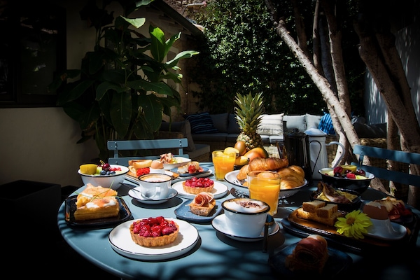 包含每日全套早餐