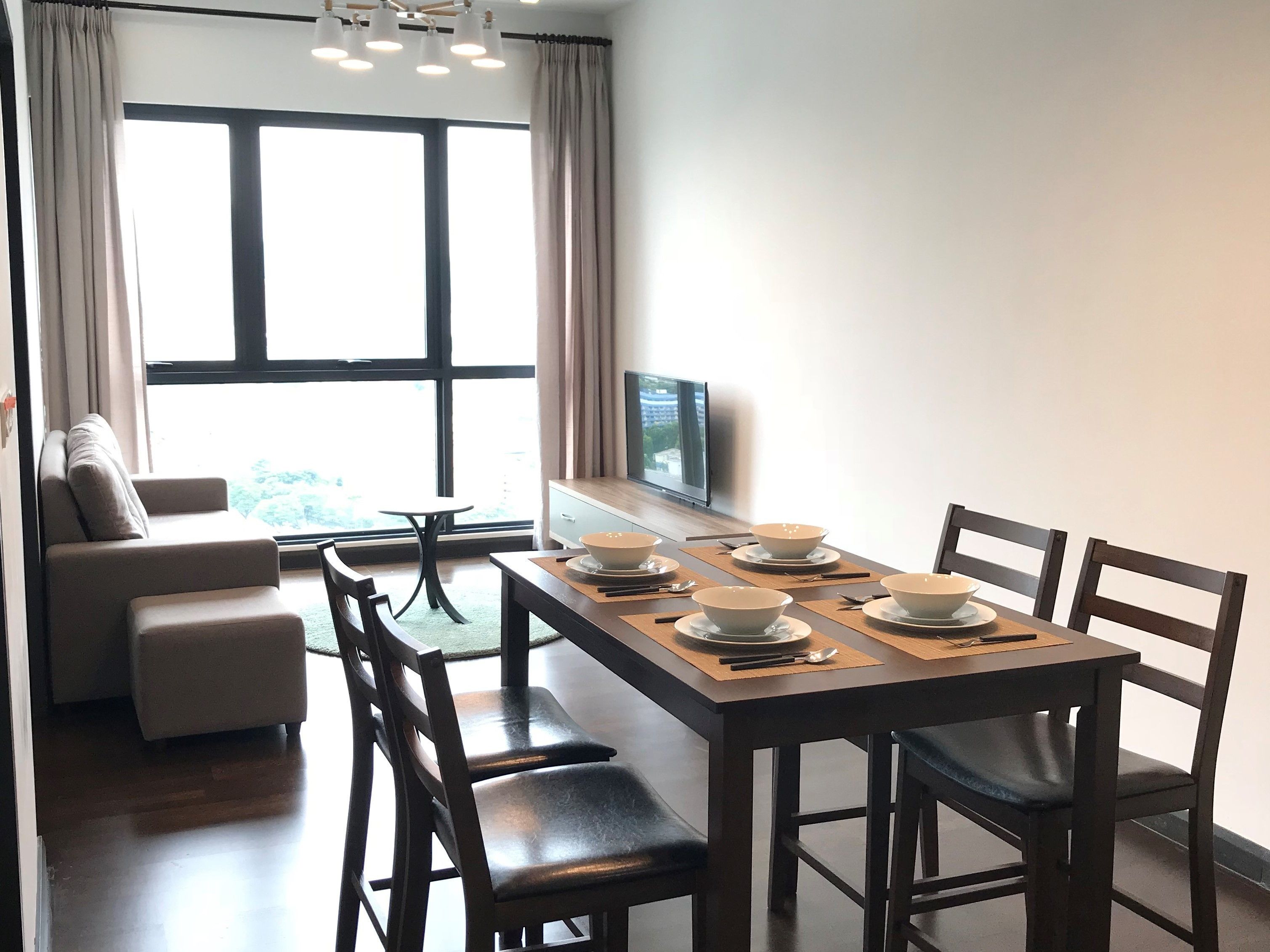 Condo panorâmico, 2 quartos (KLCC View - Unit 1) | Sala de estar | TV LCD, mesa de pingue-pongue