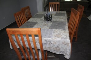 Family dining - FULLHOUSE (Kumasi)