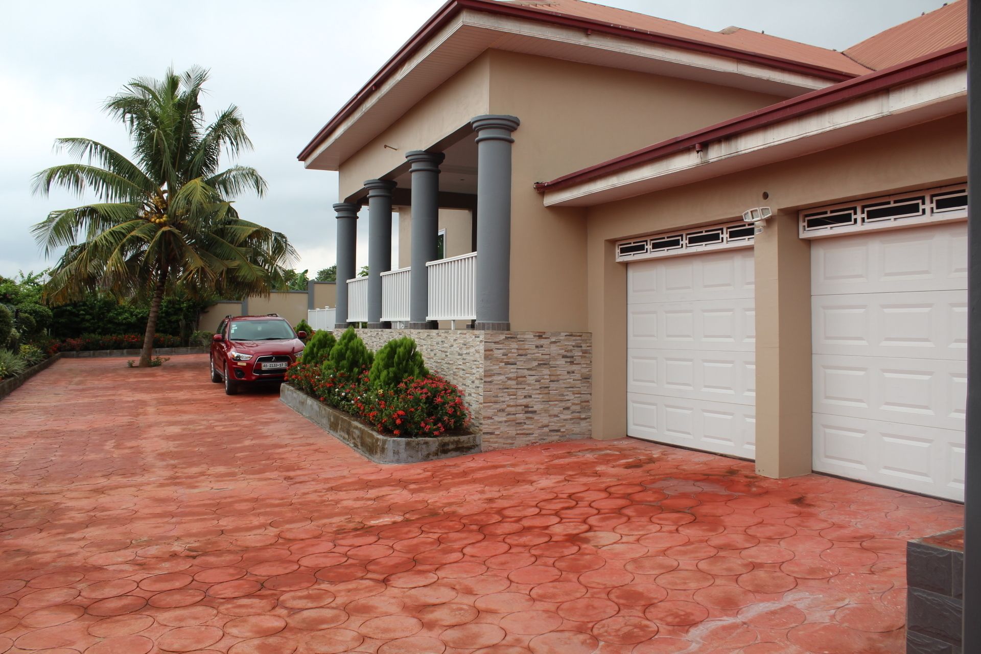 Bãi đậu xe tự phục vụ miễn phí 