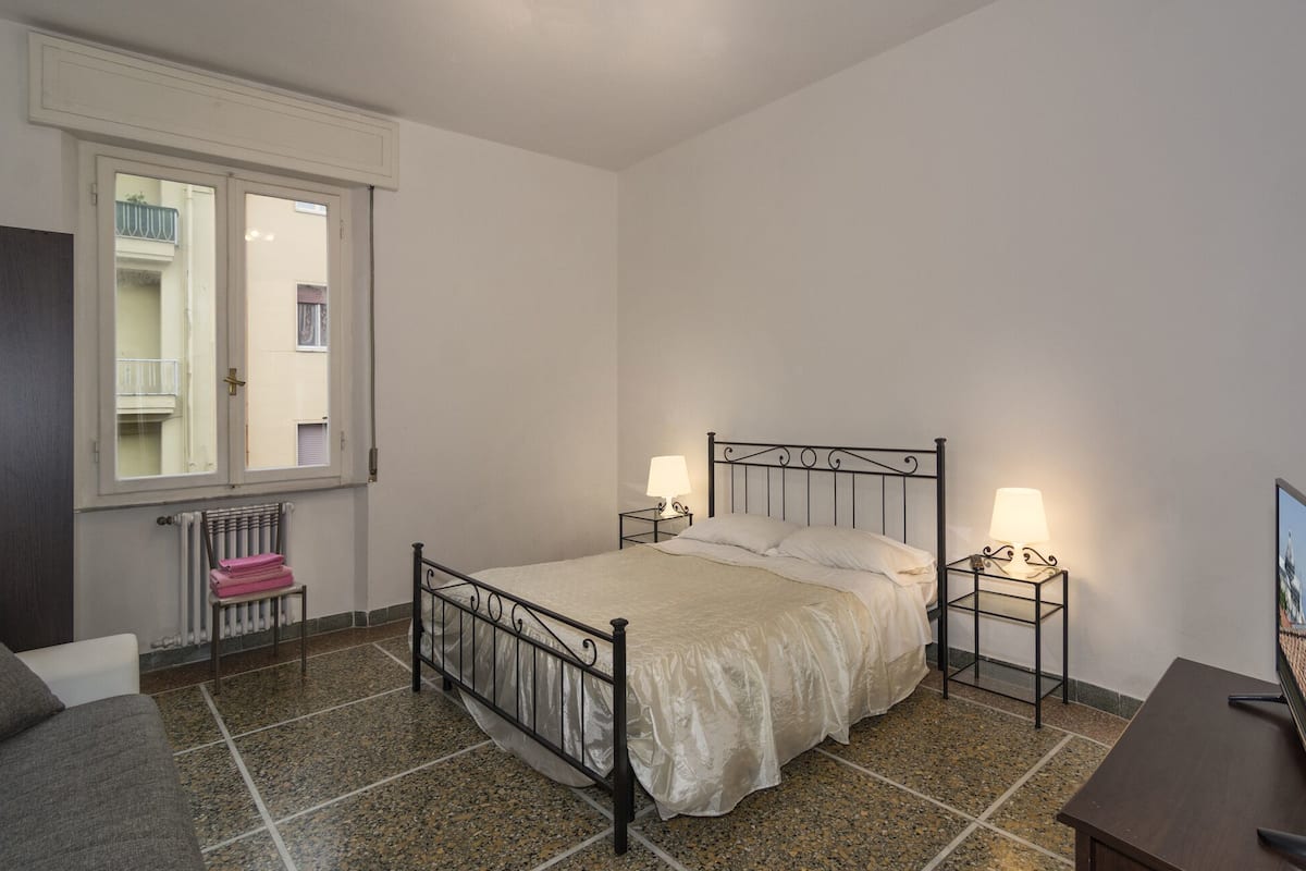 Habitación triple, baño compartido | Wifi gratis y ropa de cama