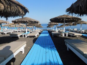 Private beach - Paralia Diamond Villa (Santorini)