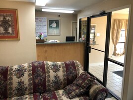 入住/退房自助服务终端