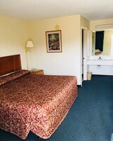 办公桌、免费 WiFi、床单