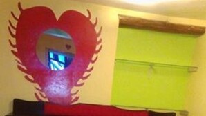 Desk, WiFi (free), bed sheets - Hostel Shlomi (Cusco)