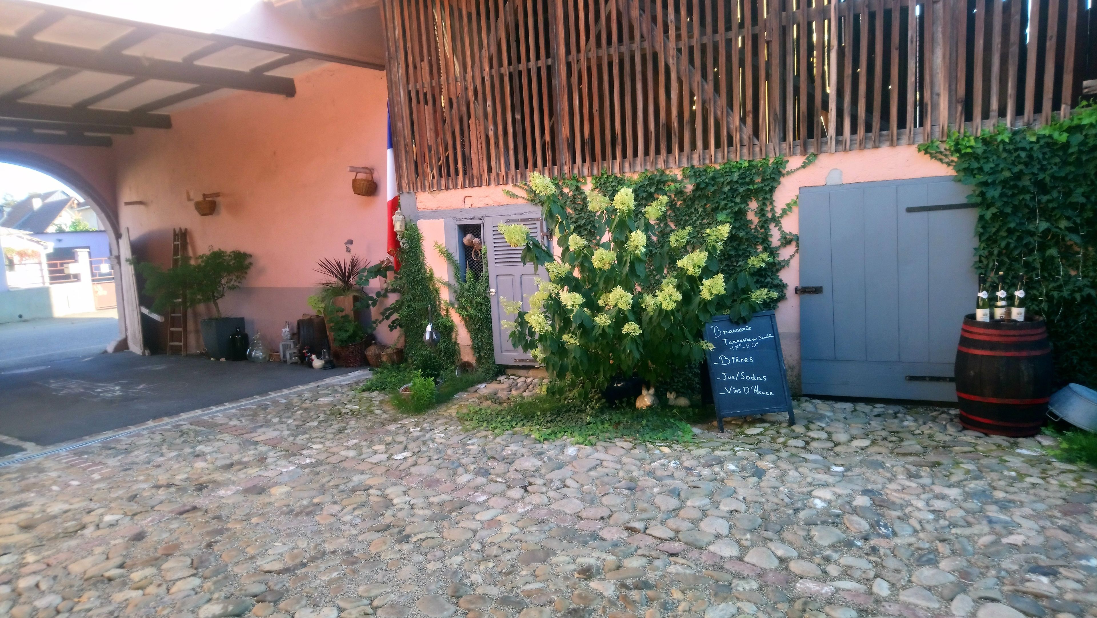 Foto - Coté Cour Bischwihr Colmar