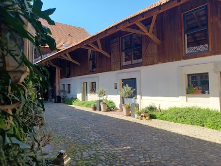 Front of property. Côté Cour Bischwihr Colmar