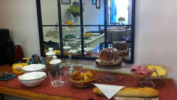 Tägliches inbegriffenes Frühstücksbuffet