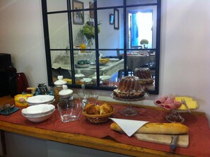 Desayuno buffet incluido todos los días