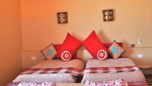 1 bedroom, individually decorated, individually furnished, bed sheets - Anakato Kiki (Aswan)