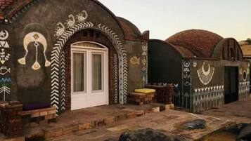 Pintu masuk properti