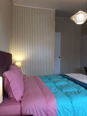 Standard-Doppelzimmer, 1 Doppelbett | Schreibtisch, Bügeleisen/Bügelbrett, kostenloses WLAN, Bettwäsche