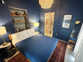 Deluxe Queen Suite - No Pets | Premium bedding, down comforters, individually decorated