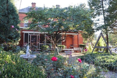 50 Lincoln Short North Bed and Breakfast