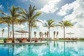 2 outdoor pools, cabanas (surcharge), pool umbrellas - Andaz Mayakoba a Concep by Hyatt - All inclusive (Playa del Carmen)