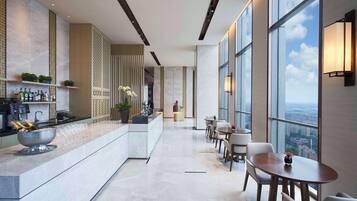 2 restaurants, breakfast, lunch, dinner served; Chinese cuisine