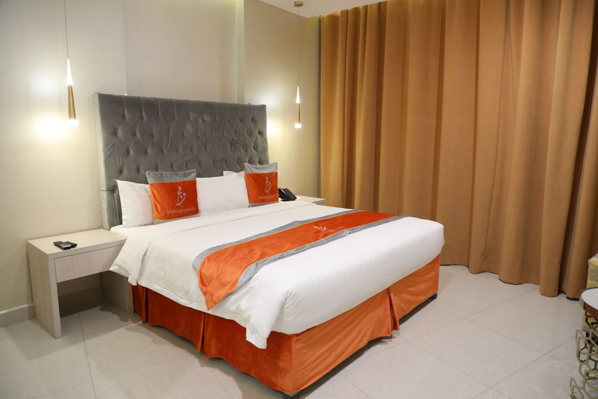 Premium bedding, minibar, in-room safe, desk