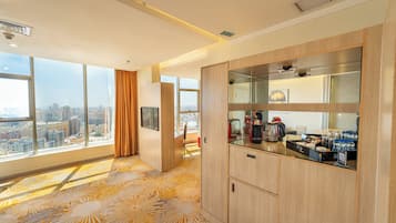 Executive-Suite, 1 Schlafzimmer | Minikühlschrank