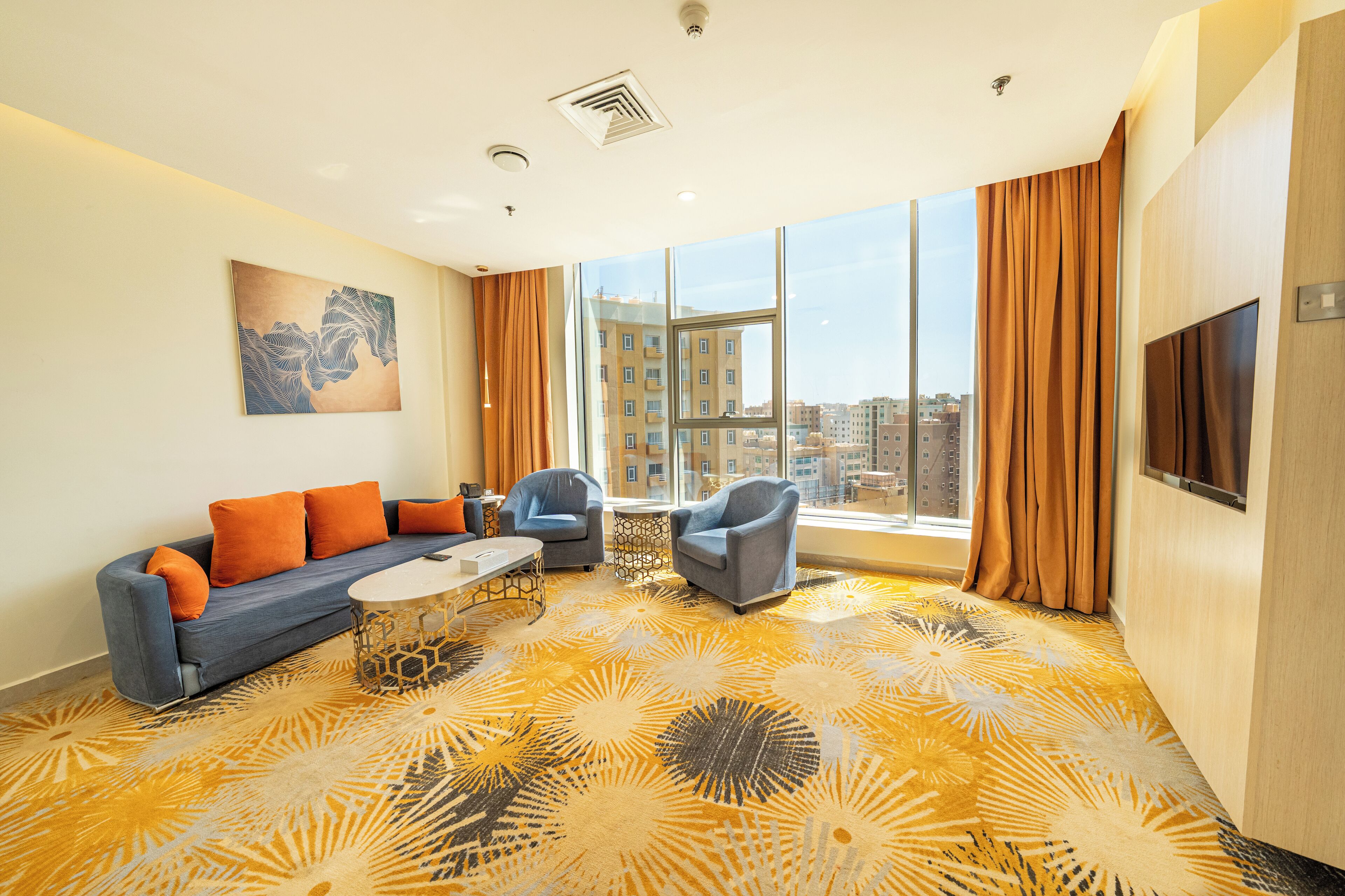 小型套房 | 起居区 | 智能电视