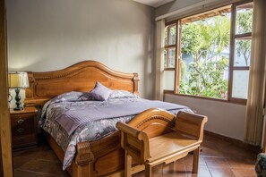 Comfort Double Room, 1 King Bed | Free WiFi, bed sheets - Hotel Casa de las Fuentes (Antigua Guatemala)