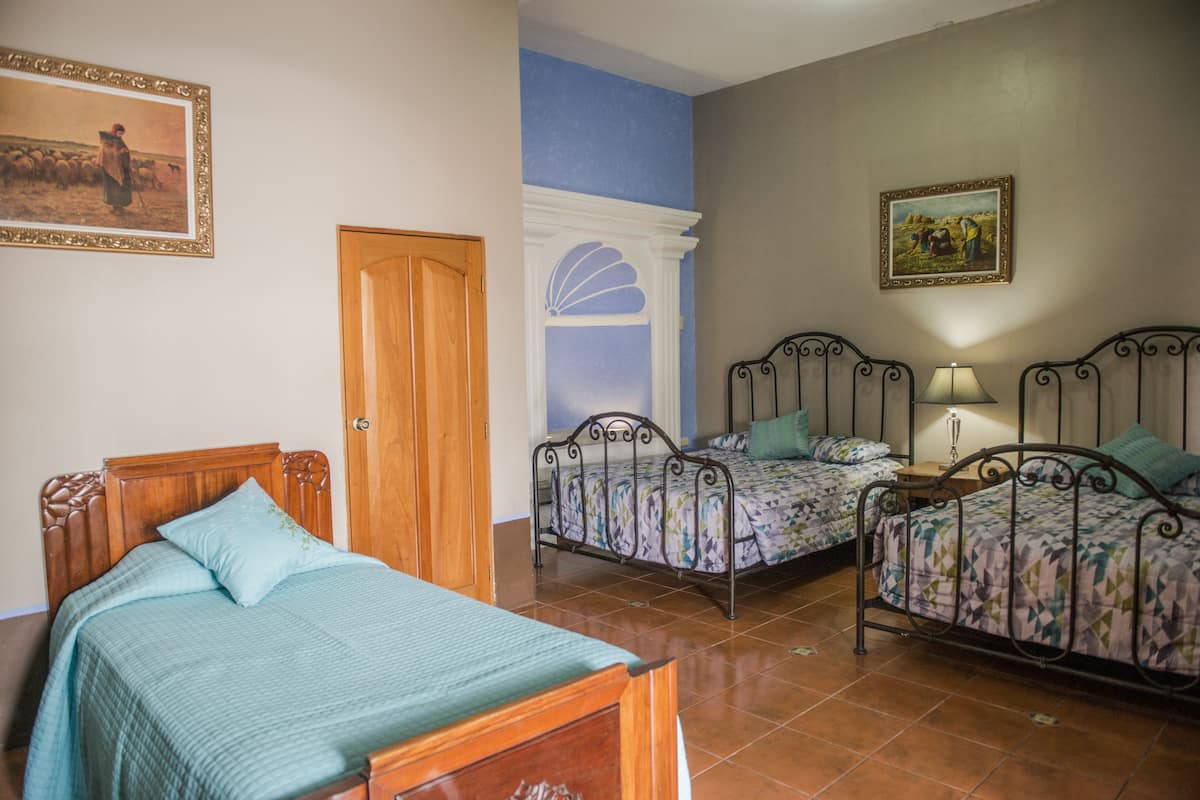 Tripla Classic, letti multipli, non fumatori | Wi-Fi gratuito, lenzuola