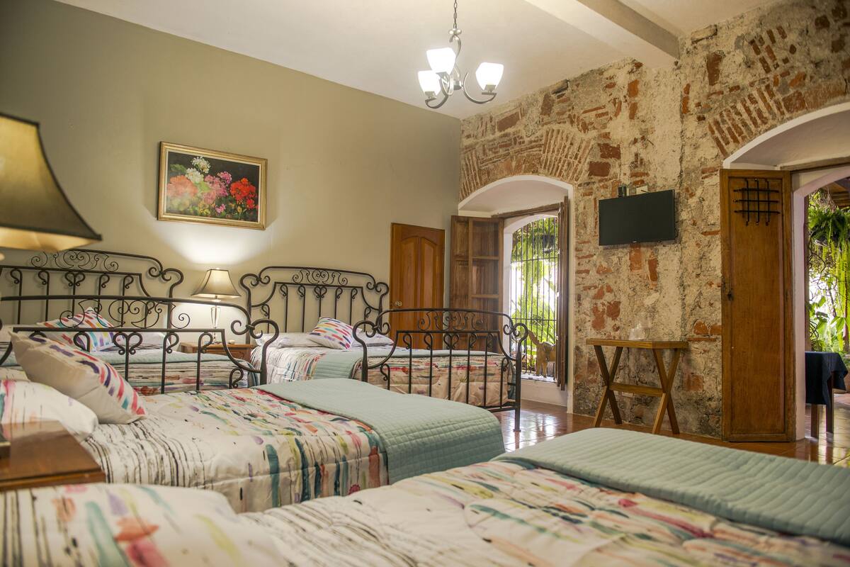 Classic Quadruple Room, Multiple Beds