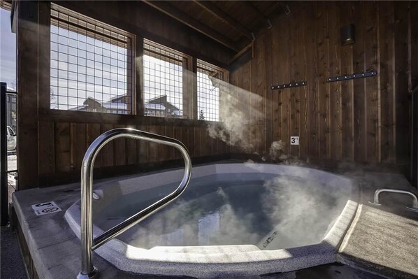 Indoor spa tub