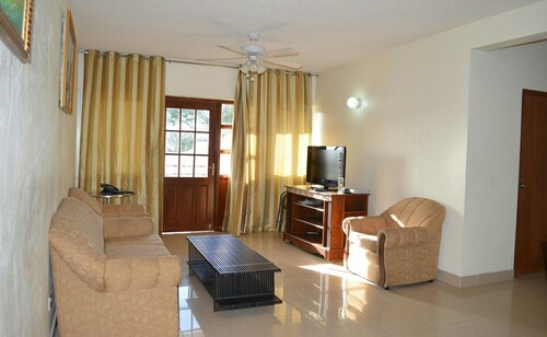 CHOJ Rentals - Sun Island Apartments