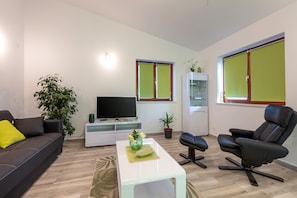 Smart TV, fireplace - Hidden gem with a breathtaking view on Split (Klis)