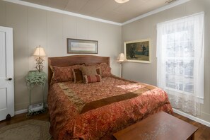 3 habitaciones, tabla de planchar con plancha, wifi y ropa de cama