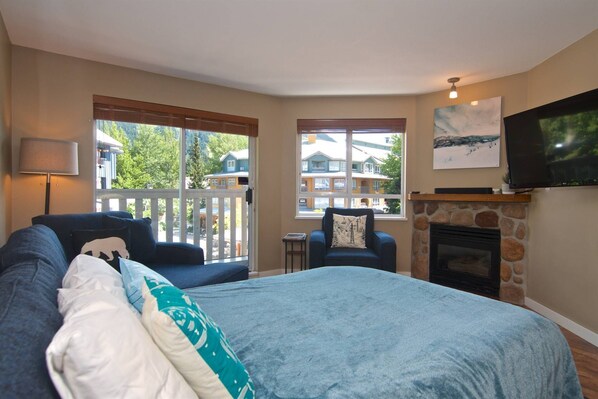 2 bedrooms, internet, bed sheets