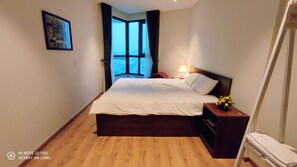 Premium Apartment | 2 bedrooms, individually decorated, individually furnished, desk