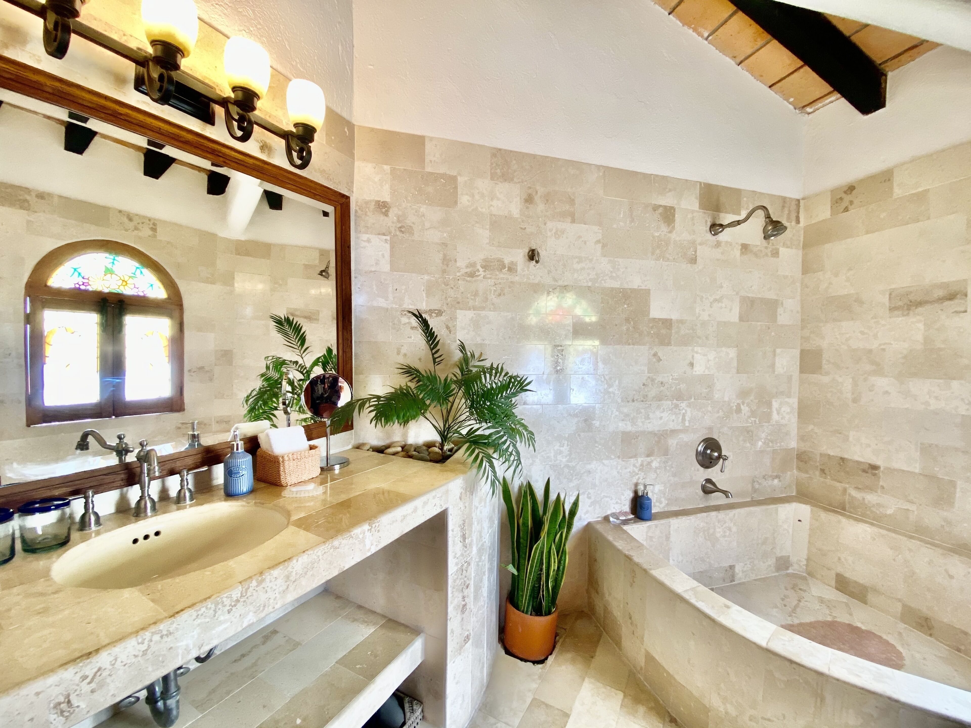 Combined shower/bathtub, hair dryer, towels, soap