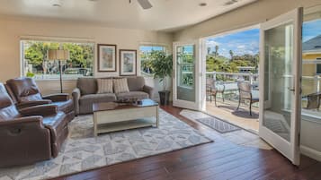 TV, fireplace, DVD player