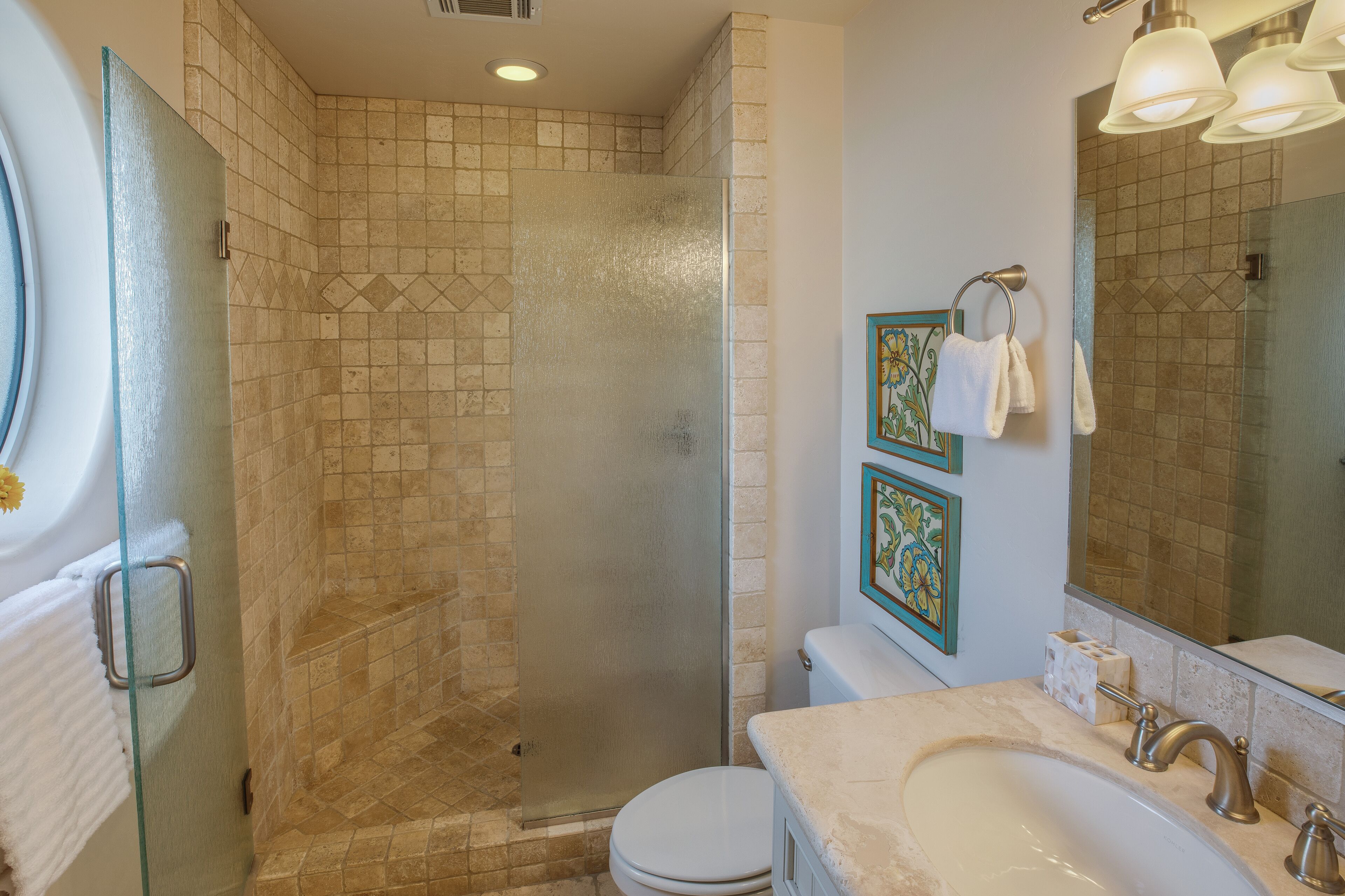 Bathtub, towels