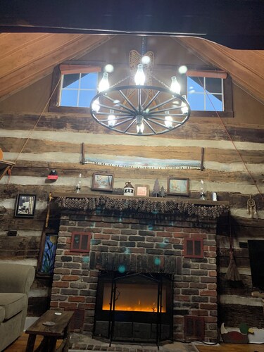 Log Cabin Escape - Full Log Cabin Home