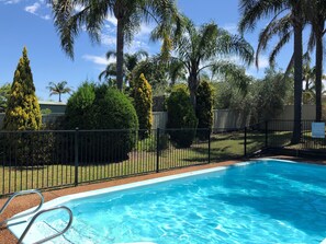 Pool - 3 bedrooms - sleeps 6 (Shoalhaven Heads)