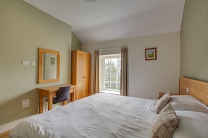 3 habitaciones, tabla de planchar con plancha y wifi gratis