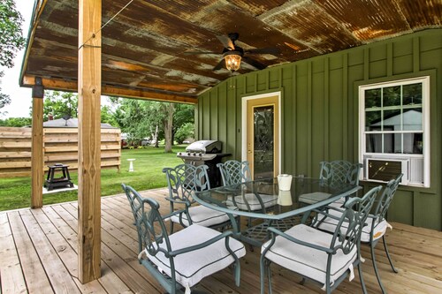 Lake Pepin Cottage w/ Patio - Walk to the Marina!