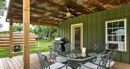 Lake Pepin Cottage w/ Patio - Walk to the Marina!