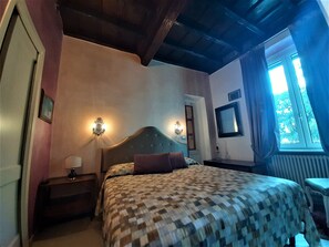 1 slaapkamer, een bureau, een strijkplank/strijkijzer, gratis wifi