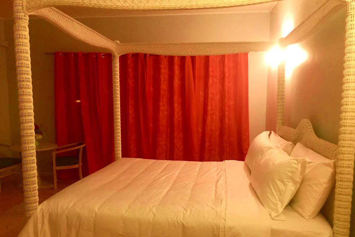 Egyptian cotton sheets, premium bedding, down comforters