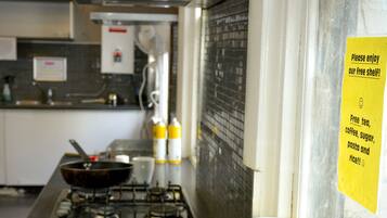 Termasuk sarapan Eropah setiap hari