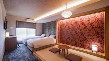 ジャパニーズ トリプルルーム | セーフティボックス (室内)、デスク、遮光カーテン、防音設備