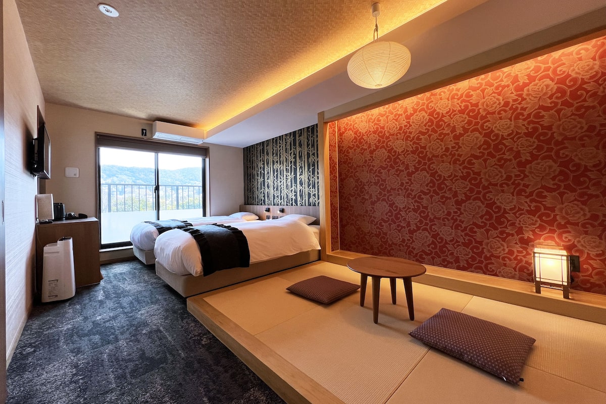 Japanese Triple Room | In-room safe, desk, blackout drapes, soundproofing