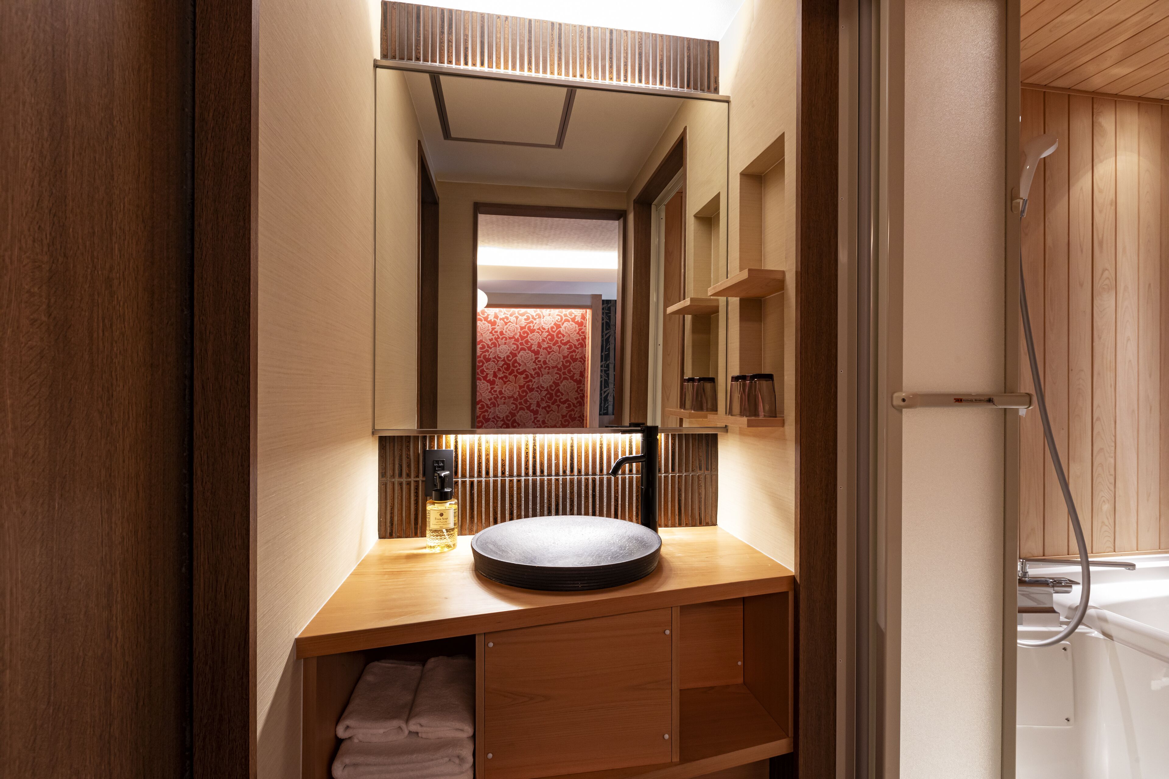 japanese triple room | bathroom | combined shower/bathtub, free toiletries, hair dryer, slippers