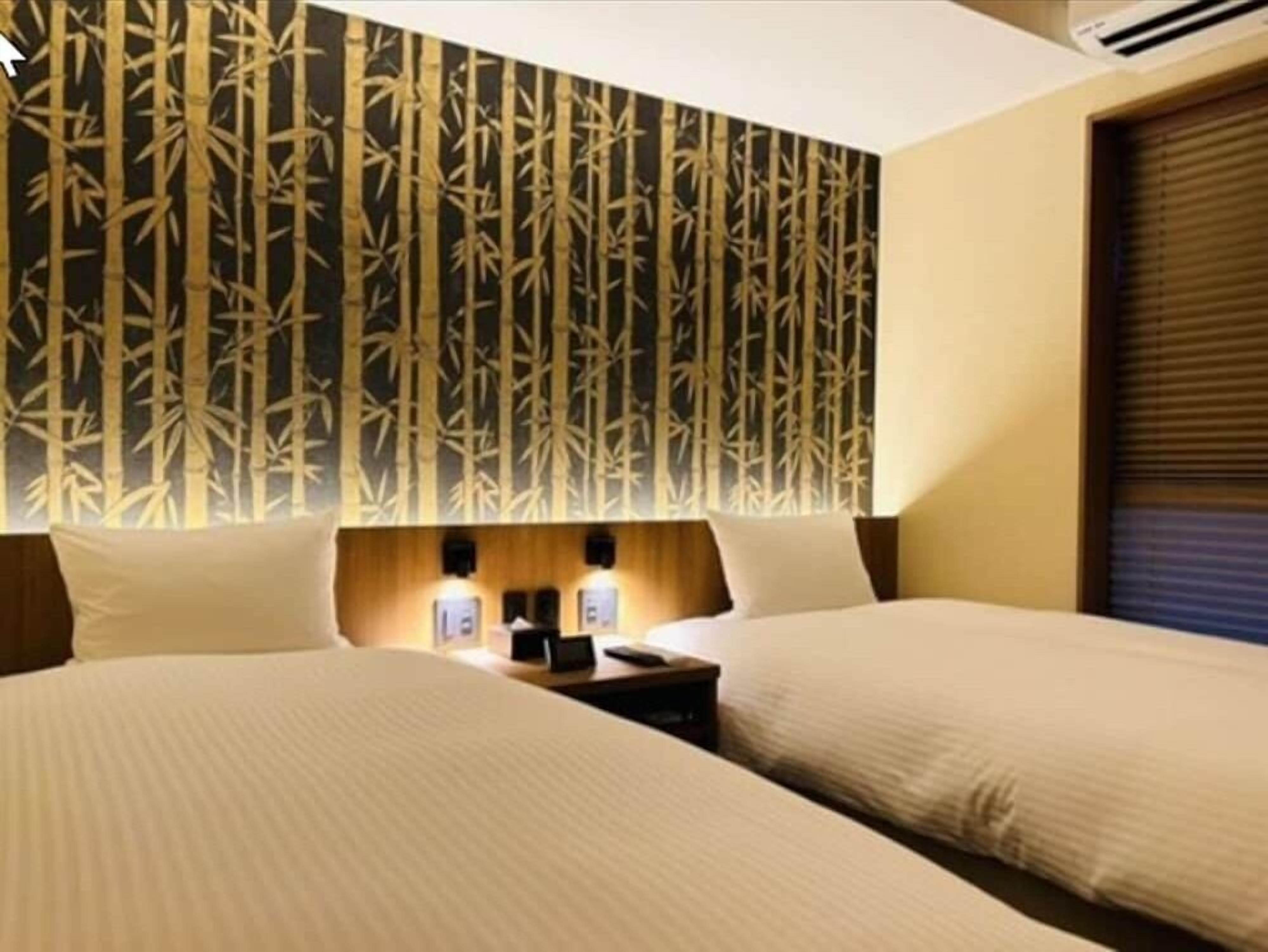 In-room safe, desk, blackout drapes, soundproofing