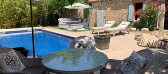 Belle maison de vigneron en pierre traditionnelle + piscine, 4 lits, 3 bains