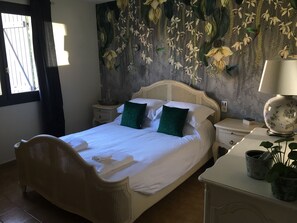 4 Schlafzimmer, Schreibtisch, BĂŒgeleisen/BĂŒgelbrett, Reisekinderbett