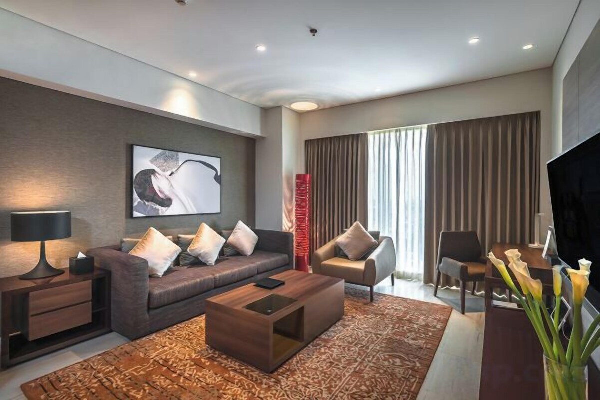 Zona de estar | Smart TV de 42 pulgadas con canales por cable, una televisión